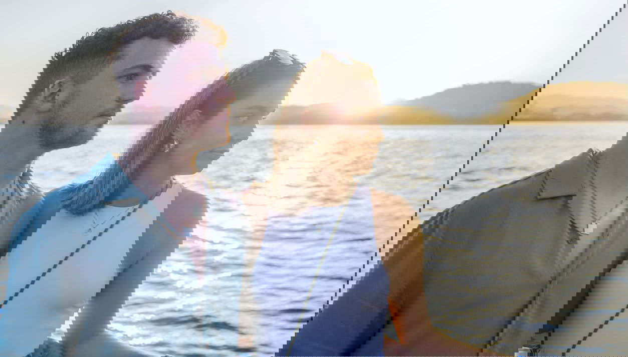 Contemplando o entardecer do barco