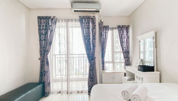 Good Deal And Restful 1Br At Apartment Thamrin Residence - Foto 3, Habitación
