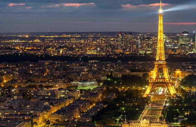 Visite dans Paris de nuit + Spectacle au Moulin Rouge - Photo 1