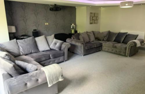 Luxury 5 Bed All En-Suite Cinema Room - Foto 7