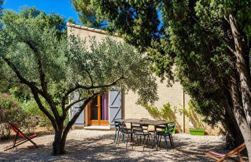 Chez Isa et Ray, gîte provençal avec jardin et boulodrome - Foto 2