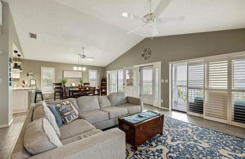 Exquisite Lakefront Pool House Awaits Pool 10 PPL - Foto 8