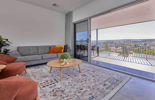 Luxury Elevated Three Bedroom Villa - Photo 13