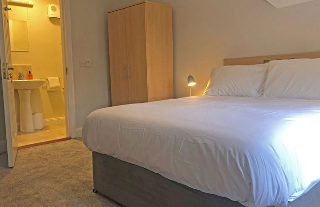 3 bedroom House in Nenagh with garden - Photo 9