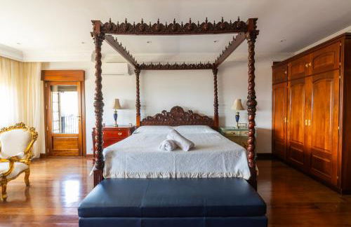 Mansión con Jacuzzi a 40 grados, gran piscina y Pádel - Photo 38