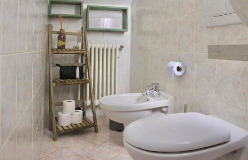 The Painter's Nest with Private Lake Garden - Photo 26