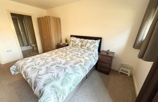 Sea Breeze Retreat in Swansea - Photo 12