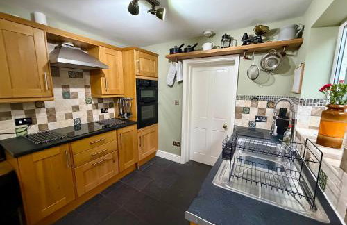 Smart & Comfortable 3-bedroom Victorian house - Photo 11