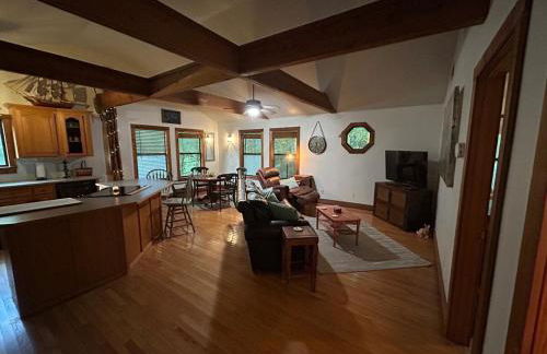 Shady Oaks Cabin - Foto 9