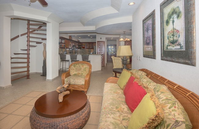 Lawson Rock - Angelfish 201 2 Bedroom Condo by RedAwning - Photo 9