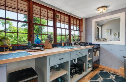 Waterfront on Lake Talquin - Near FSU - Stunning Views - 2 Story Deck - Fire Pit - Fast 1000 mbps Internet - 3 min from Boat Ramp - Foto 9