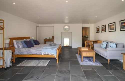 The Hideaway - Photo 3