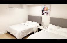 Beautiful Canton Home w/rooftop deck +Private parking - Foto 11