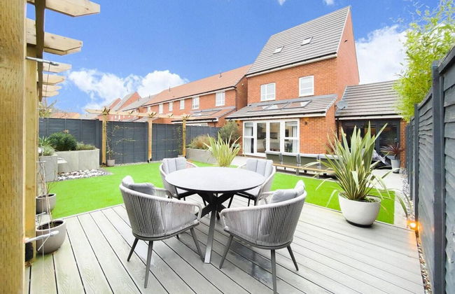 Stunning 4 Bed House With Cinema Room & Parking - Foto 19