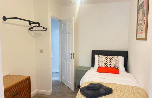 Gatwick 2 Bed Apartments Free Parking - Foto 43