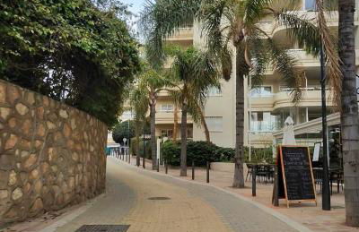 Sea View 2BR Beachfront & Cozy Balcony Marbella - Photo 18