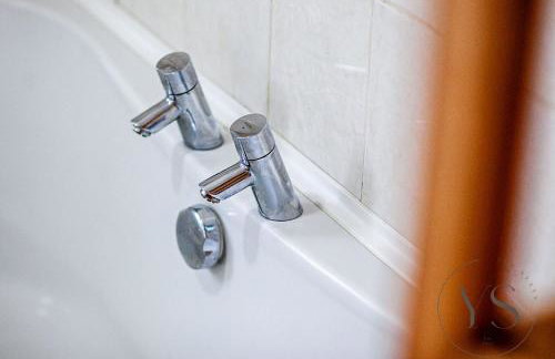 Group-Friendly 3BR Near Dudley + Parking - Foto 66