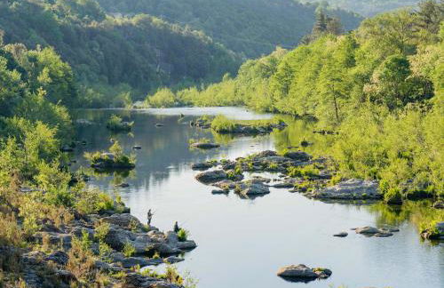Serene Holiday Home in Les Salelles With Swimming Pool - Foto 87