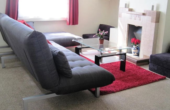 Victorian Rose Cottage - Photo 8