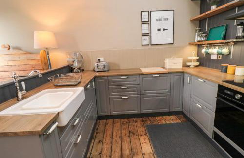 Cedar Cottage - Photo 16