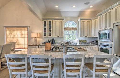 Spacious Pass Christian Home with Pool and Boat Launch - Foto 6