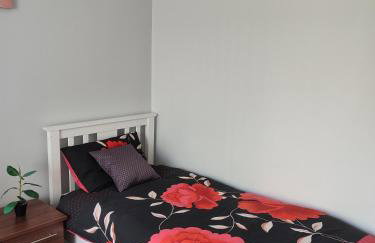 Newly Refurbished 2- Bed Stylish Home - Foto 41