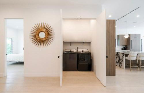 Modern Poolside Paradise - Foto 21