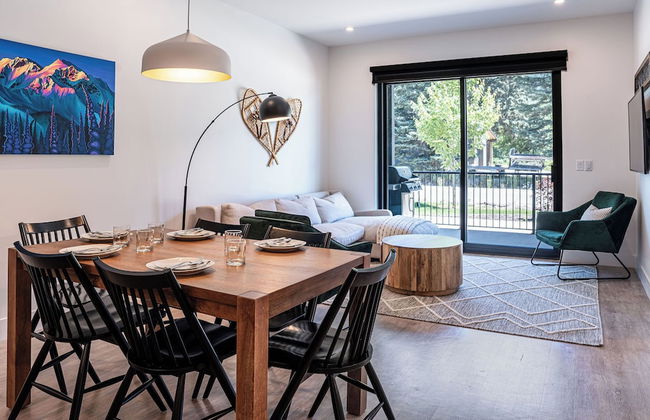 Rustic Retreat by Revelstoke Vacations - Photo 11