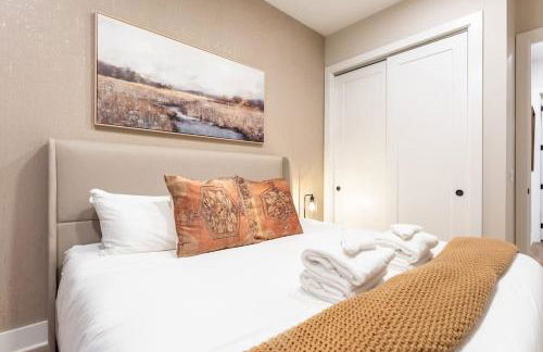 Here You Come Again by Stay Local Nashville - Foto 25