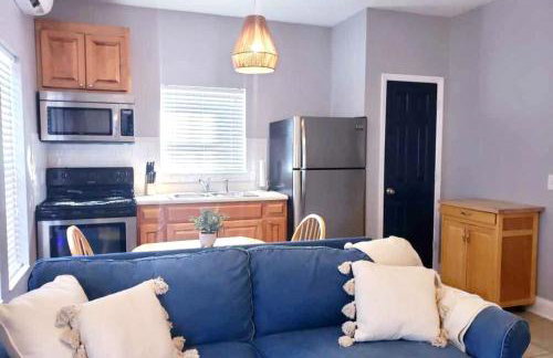 Coastal Castaway-Beach Retreat-Steps 2 Sand-Sleep 10-Pool-Hot tub - Foto 27