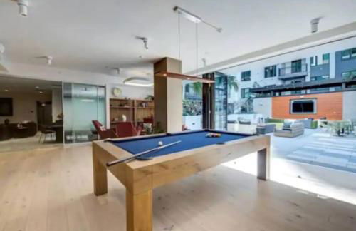 Chic 3-bed Apt with Pool & Hot Tub in Heart of DTLA - Foto 27