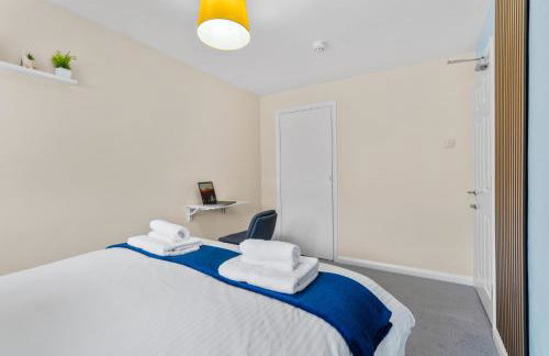 KingstonUponThames Contractor Sleeps8 Parking - Photo 7
