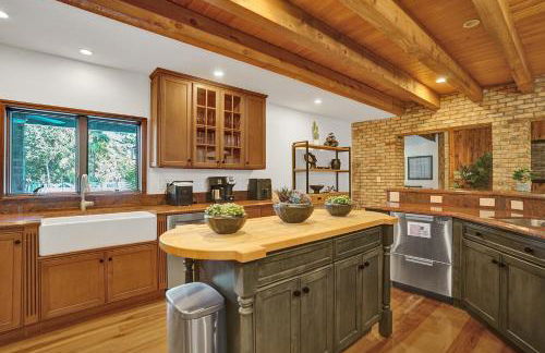 8BR Gem With Pool, Lake View & Tons of Amenities! - Foto 50