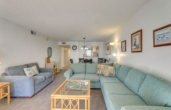 Sunny Cocoa Beach Condo with Balcony and Pool Access - Foto 11