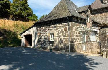 Gîte 4 personnes dans le Cantal Animaux bienvenus - Foto 1