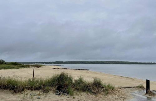 A Wave from it All: Swift's Beach Wareham - Foto 49