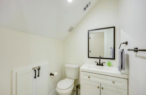 1 Mi to Dtwn San Antonio Sleek Bungalow with Yard! - Foto 28