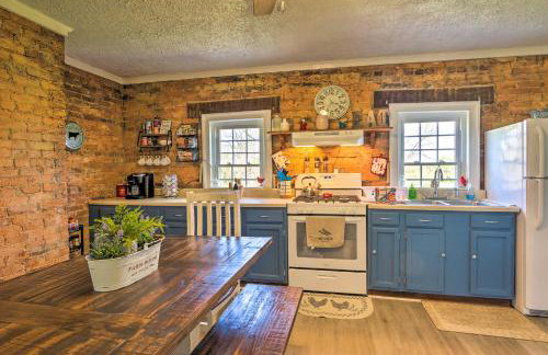 Historic Hammond House with Wine Country View! - Foto 9