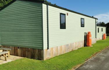 Woofles Luxury Caravan at Knaresborough Lido - Foto 10