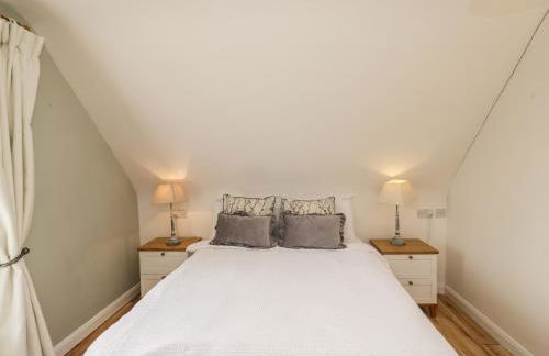 The Lodge - Photo 13