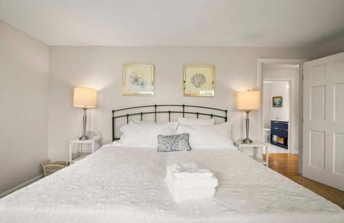 Water Views Walk to Beach Dogs Welcome - Photo 19