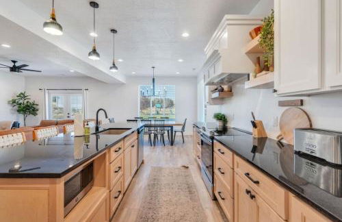 Dream Bear Lake Getaway w/ Hot Tub & Yard - Photo 10