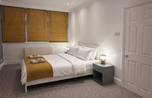 Designer Soho Loft - Photo 17