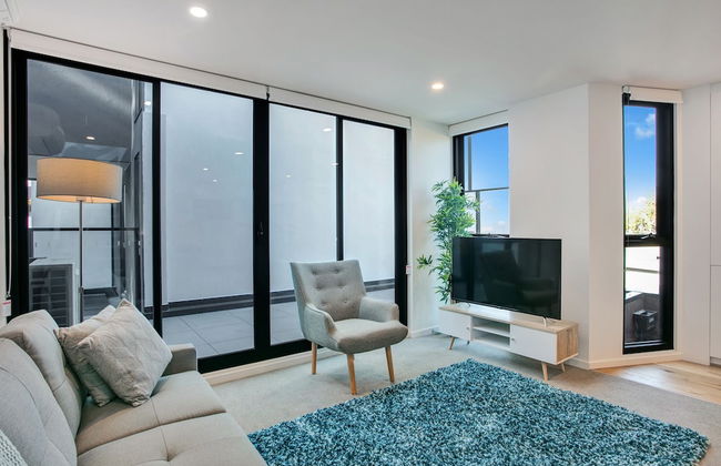 Roden Residences - Photo 13