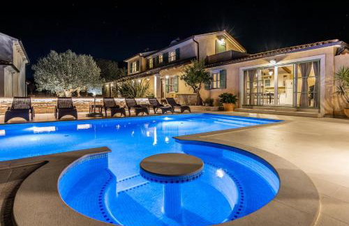 Villa Vlacich for 8 people near Labin - Rabac with heated pool, sea view & kids playground - only 2 km from the beach - Foto 17