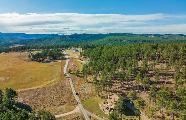 Peaceful Pines 5 BR Home with Jacuzzi - Foto 41