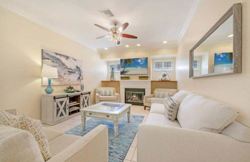 Paradise Escape Luxury Pool w/Game Room King Bed - Foto 35