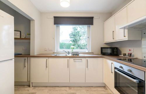 Ground-fl Two Bedroom Apartment in Bridge of Allan - Foto 8