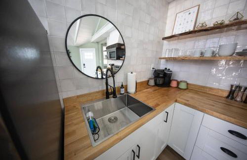 Unwind at this Modern Bethel Village Escape - Foto 39