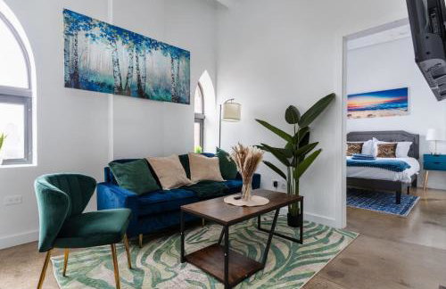 Peaceful Beachfront Loft Rooftop Gym - Photo 7